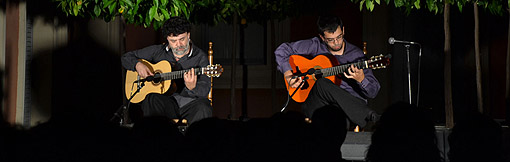 Javier Conde y su padre deleitaron a los asistentes al concierto