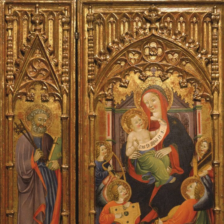 Tríptico gótico español (hacia 1400-1410) de madera tallada, policromada y dorada y hierro forjado. Obra: "Virgen con el Niño y ángeles músicos" de Juan de Sevilla (1400-1410).