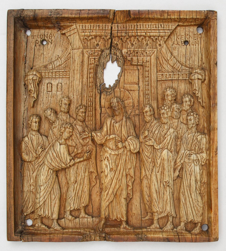 Fig. 1. "La incredulidad de Santo Tomás", Bizancio, siglos X-XI. Marfil, 13 x 12 cm. Inv. 3330. Museo Lázaro Galdiano Fig. 1. "La incredulidad de Santo Tomás", Bizancio, siglos X-XI. Marfil, 13 x 12 cm. Inv. 3330. Museo Lázaro Galdiano