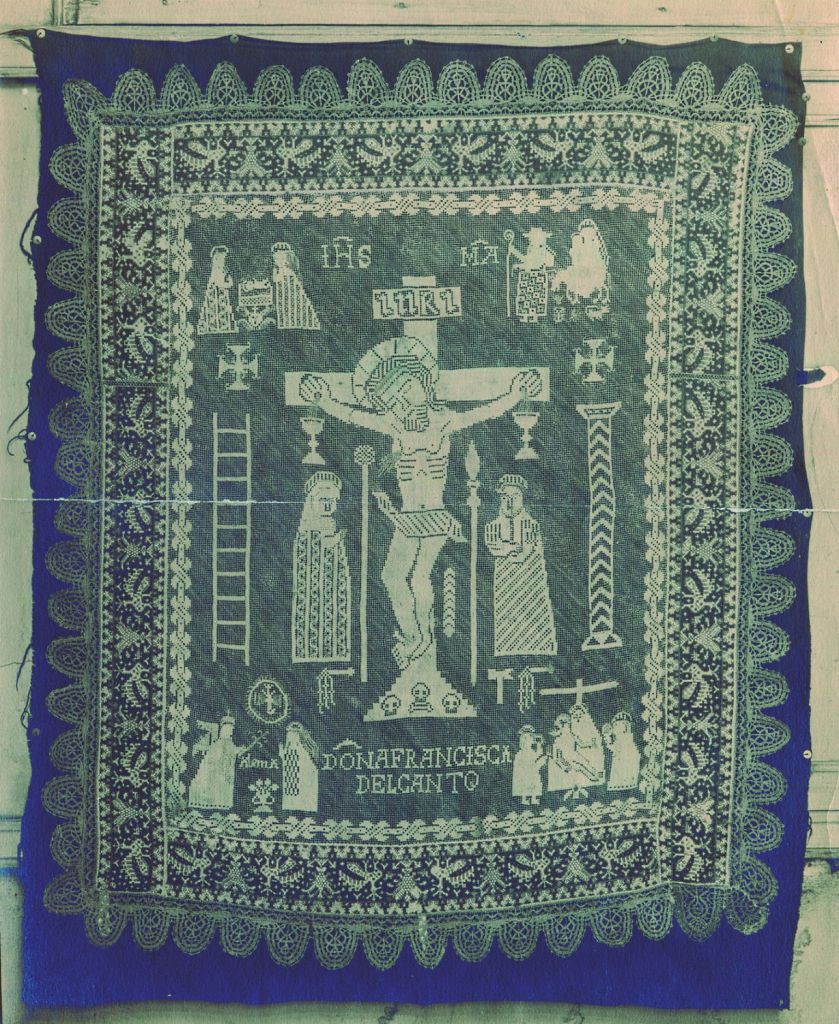 Encaje bordado sobre lana (pieza nº 18) enviado por José Weissberger a Alice Baldwin Beer a través de Wolf Donndorf. Fotógrafo desconocido, Yale University Library.