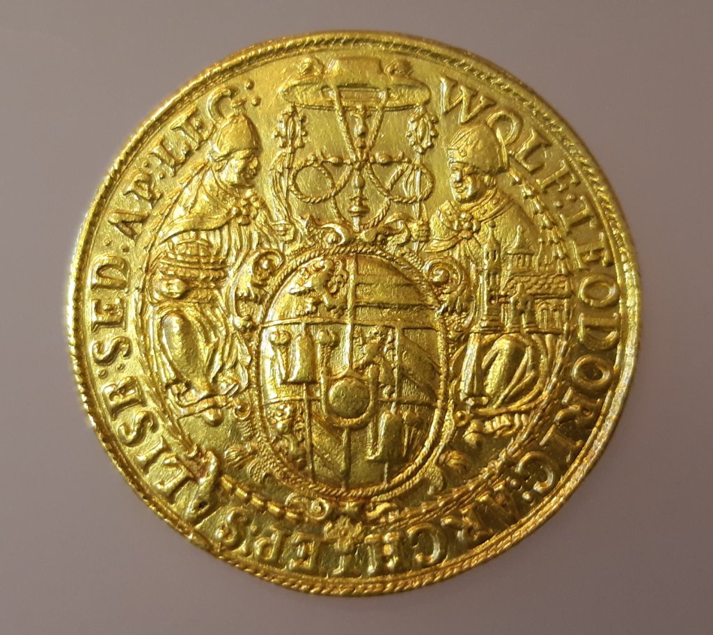 Ocho ducados, anverso (1594). Museo Lázaro Galdiano